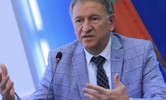 Сдруженията на заведенията се обявиха против Стойчо Кацаров да остане здравен министър